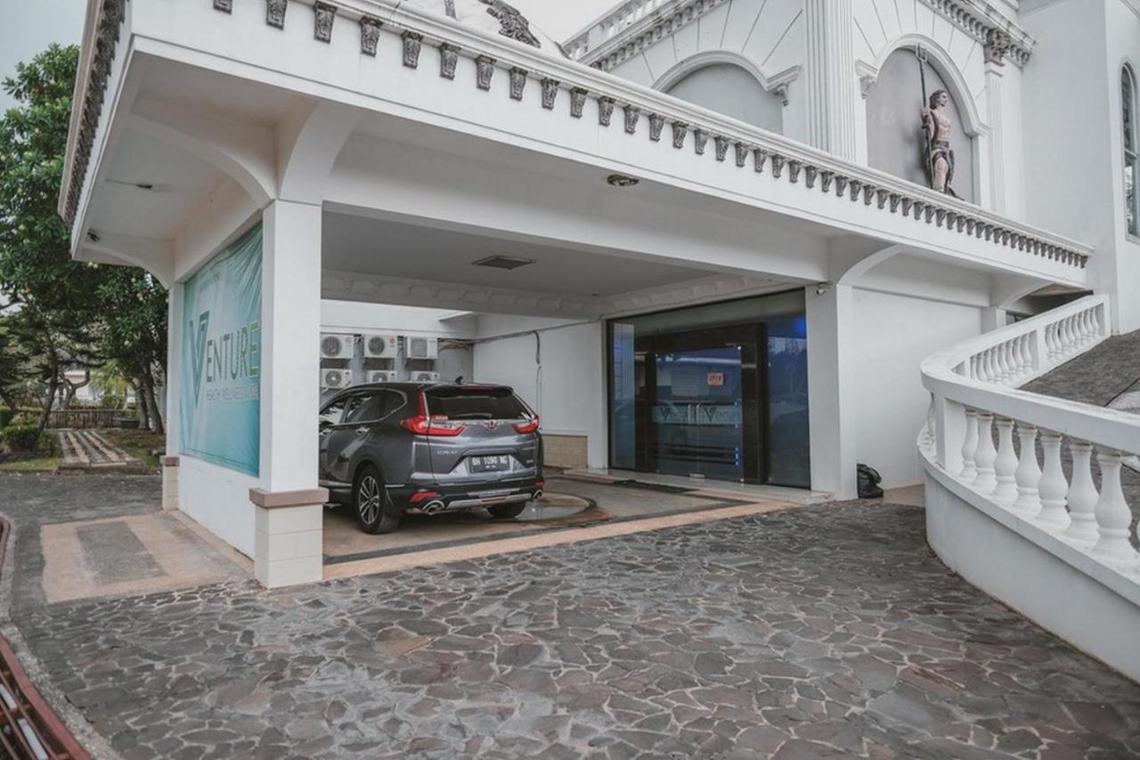 Hotel Reddoorz Premium @ Jalan Pal 10 Jambi Extérieur photo