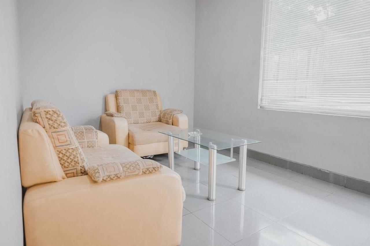 Hotel Reddoorz Premium @ Jalan Pal 10 Jambi Extérieur photo
